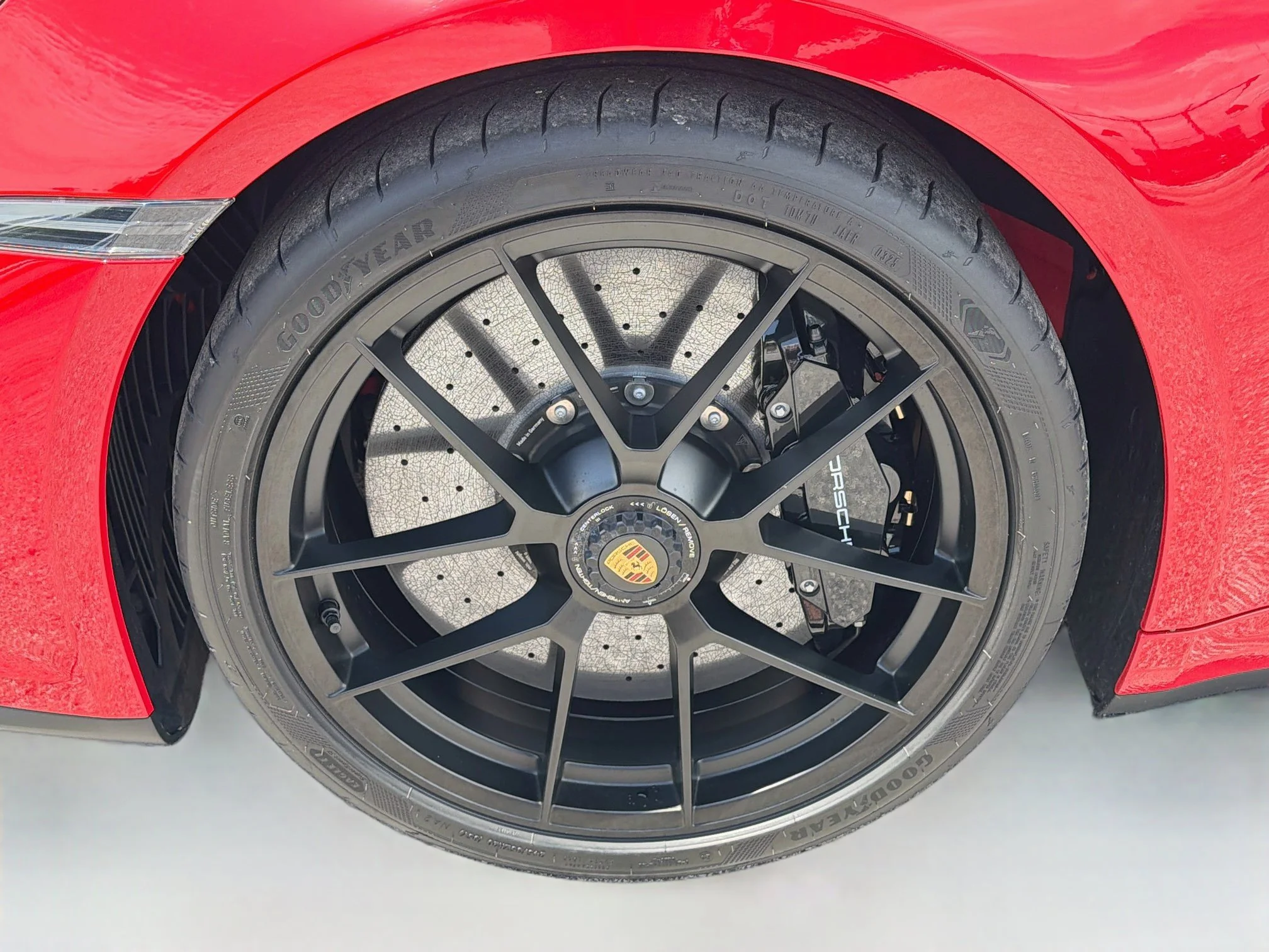 2026 Porsche 911 GTS - Photo 40