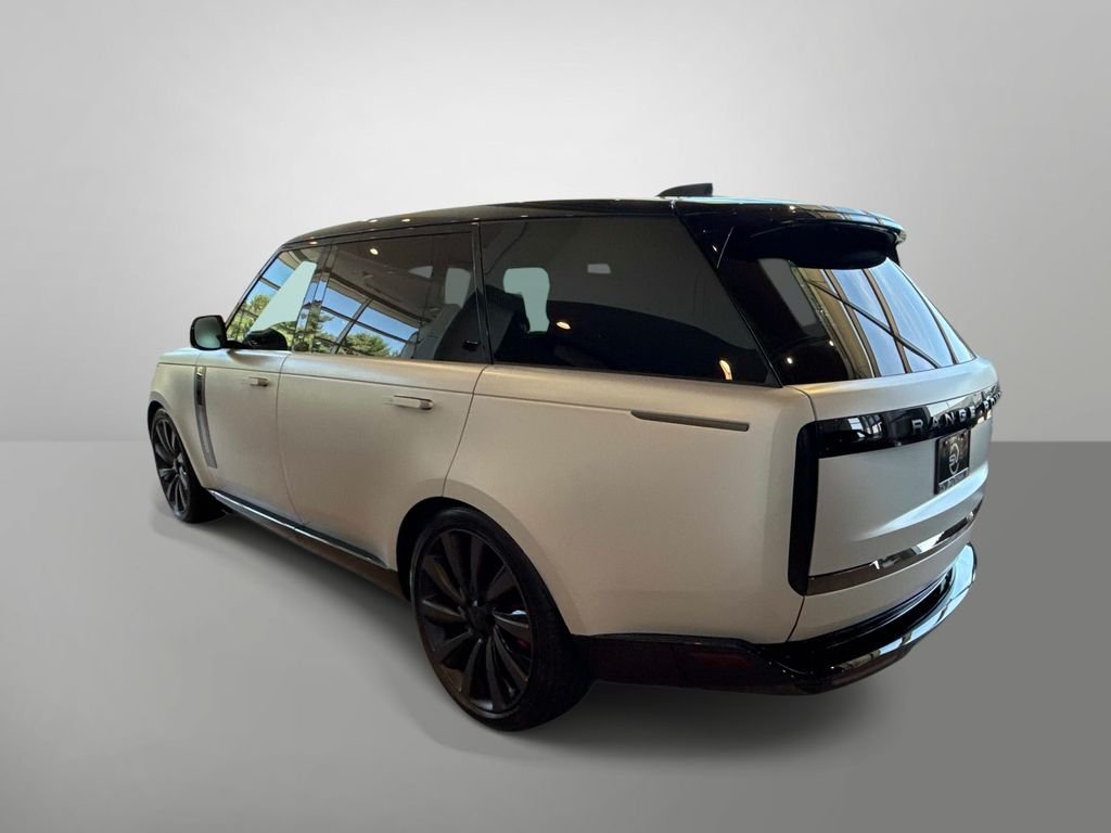 New 2026 Ethereal Frost Satin Land Rover SV Signature Suite image 32