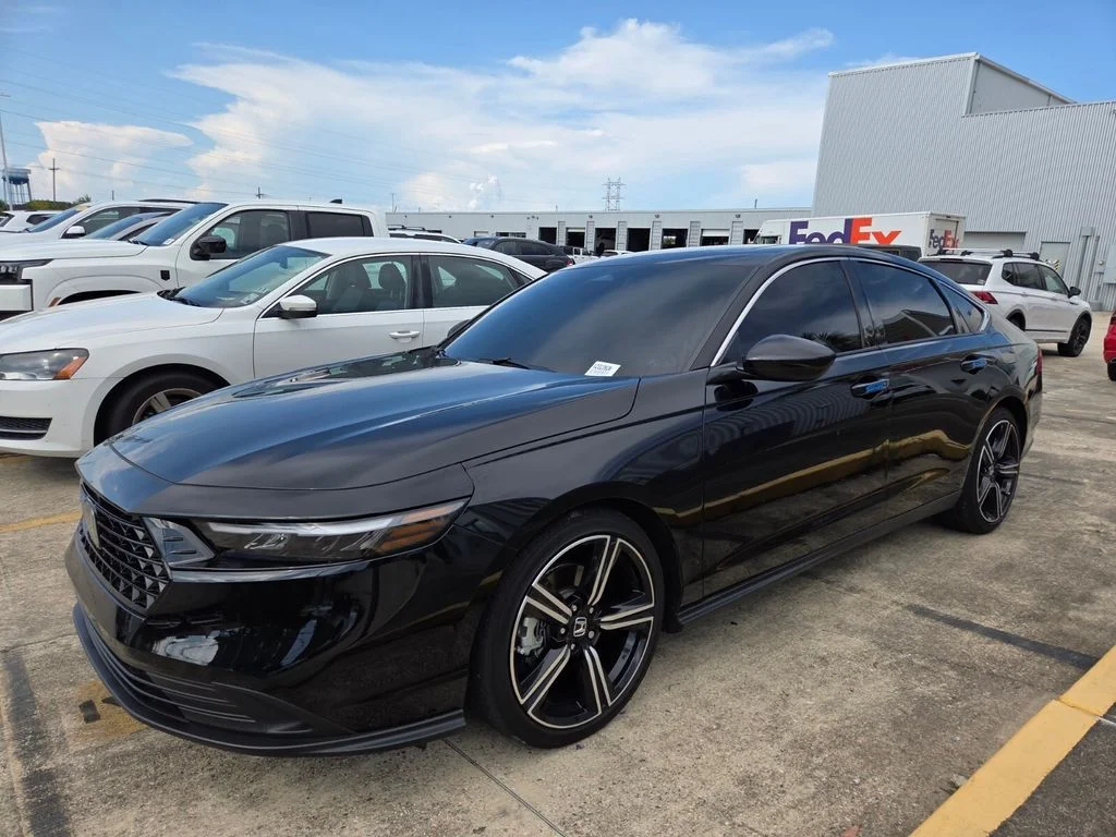 Used 2025 Black Honda Sport image 7