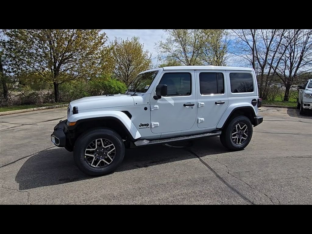 New 2026 Bright White Clear-Coat Exterior Paint Jeep Sahara image 4