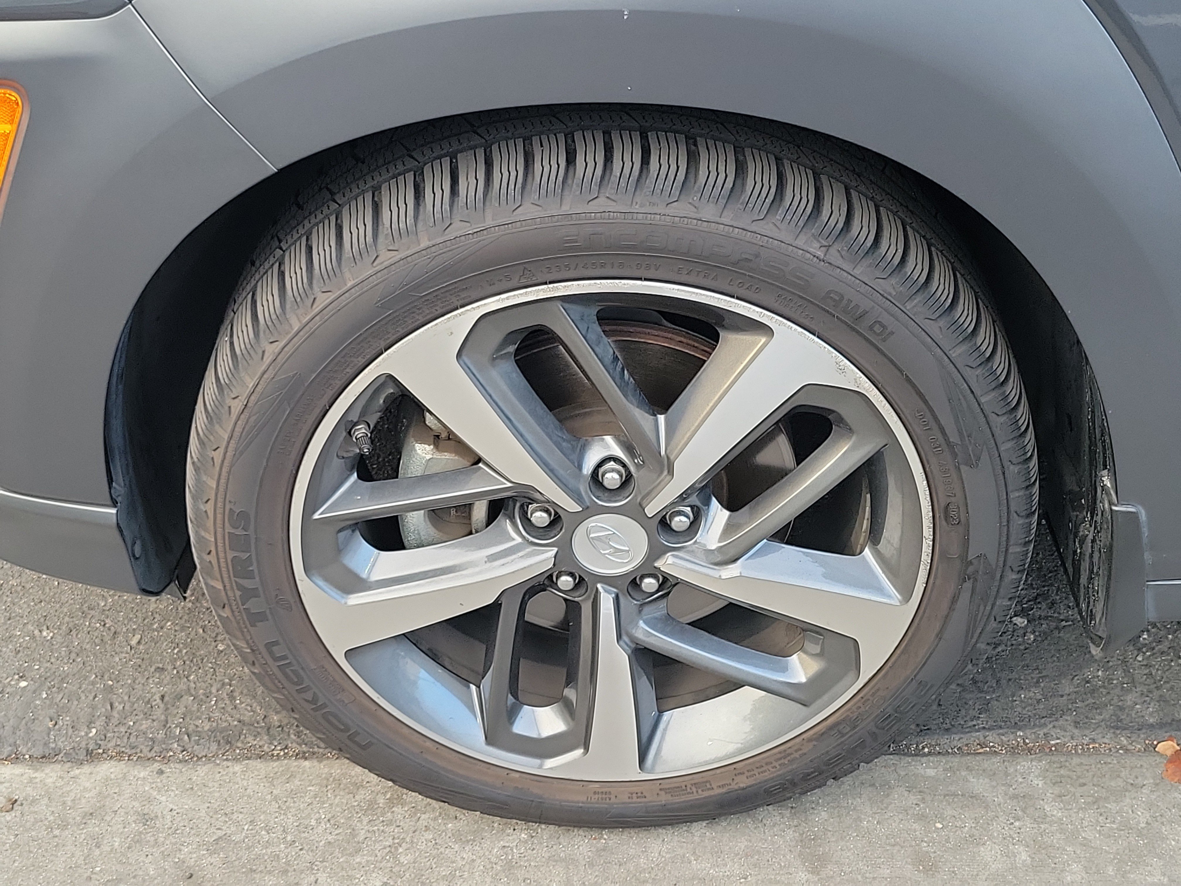 Used 2020 Thunder Gray Hyundai Limited image 3