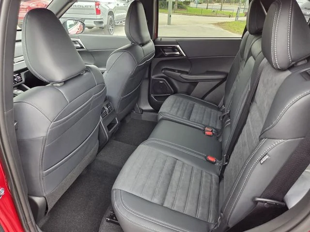 New 2026 Red Mitsubishi LE 1.5T 2WD image 6