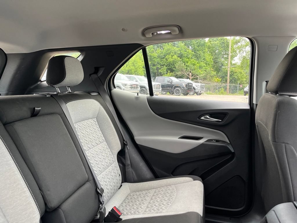 Used 2024 Summit White Chevrolet LT image 38