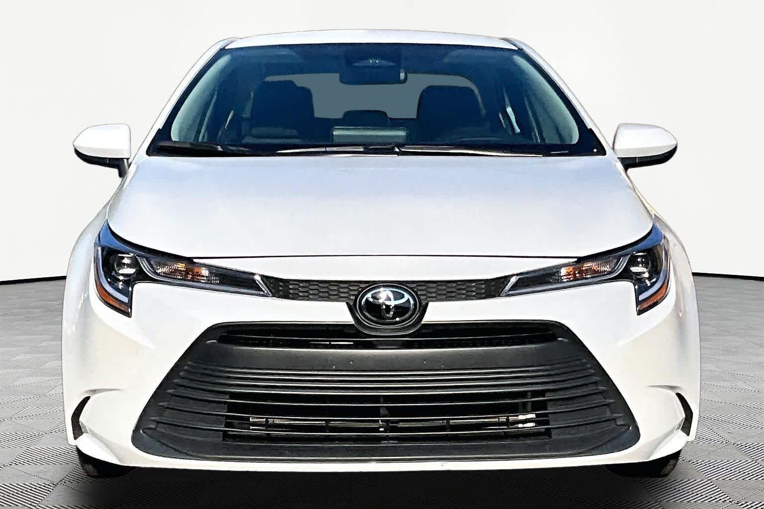 Certified Used 2026 Wind Chill Pearl Toyota LE image 4