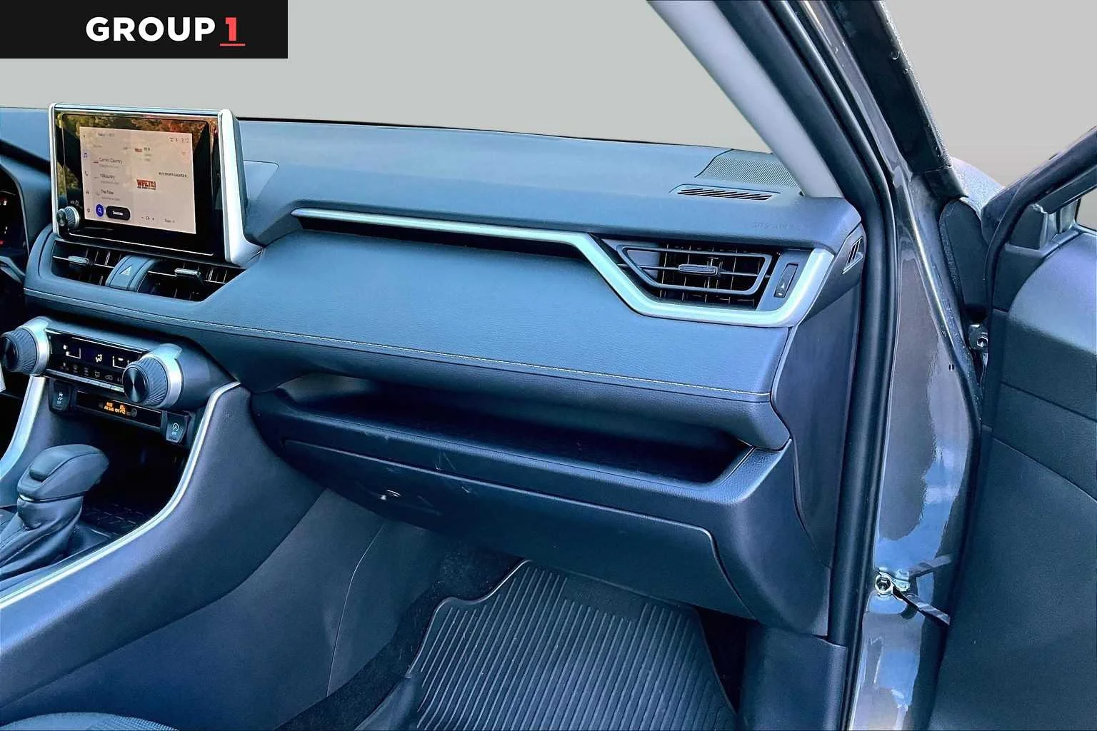 2025 Toyota RAV4 LE - Photo 19