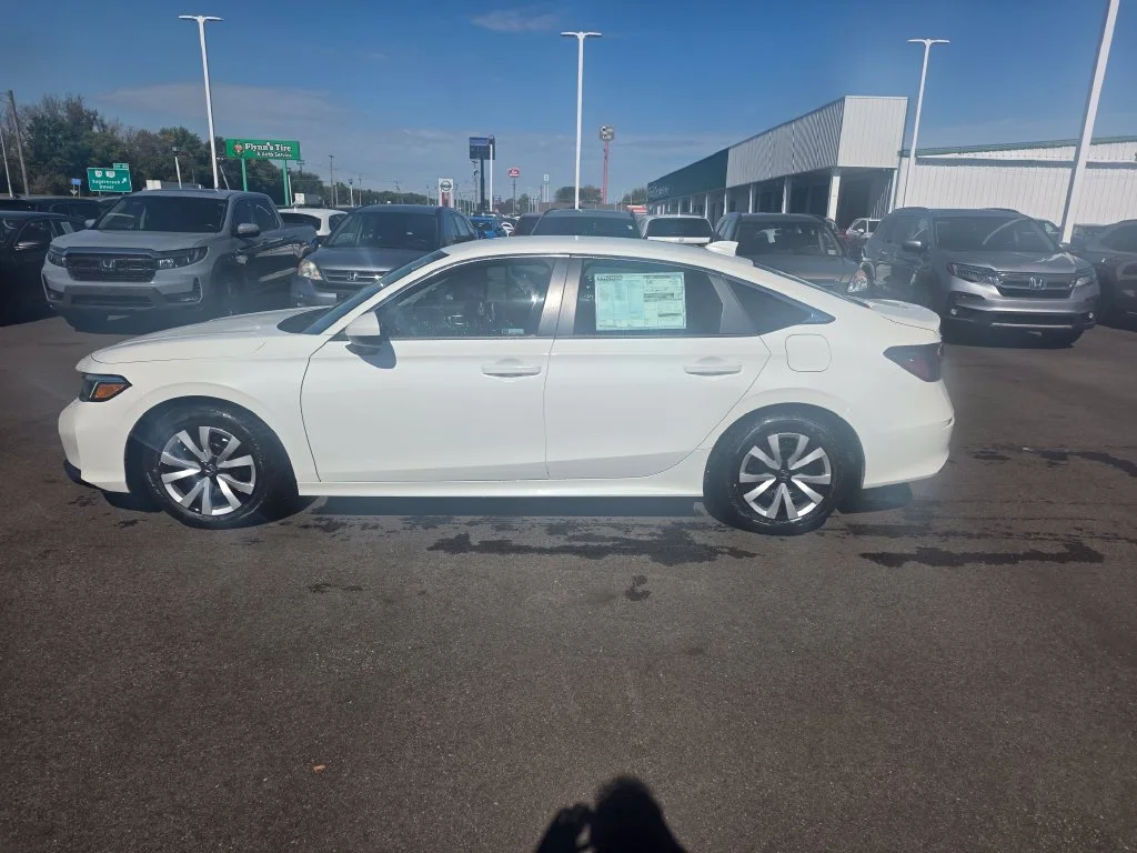 New 2026 Platinum White Pearl Honda LX image 6