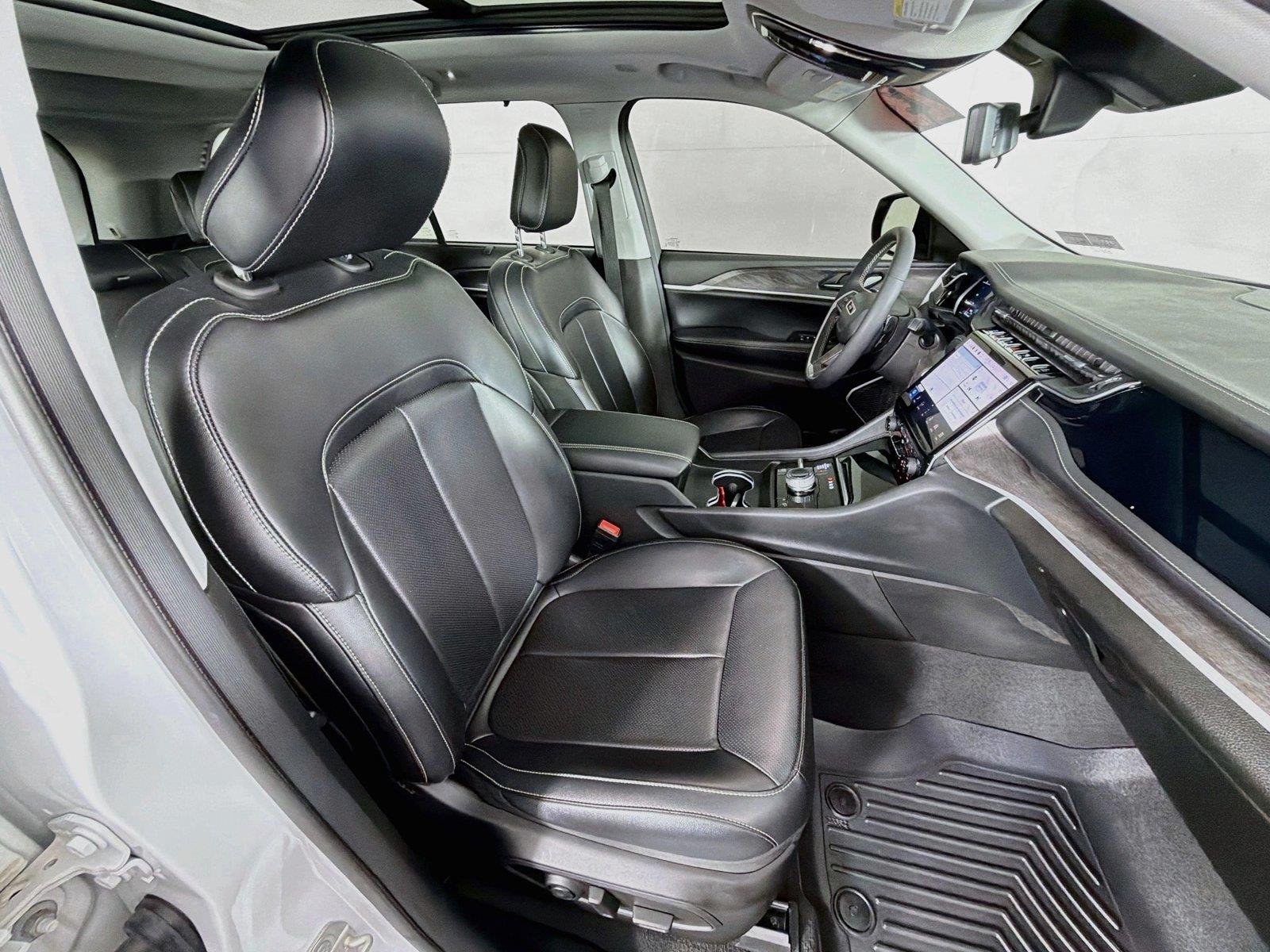 Used 2023  Jeep 30th Anniversary image 31