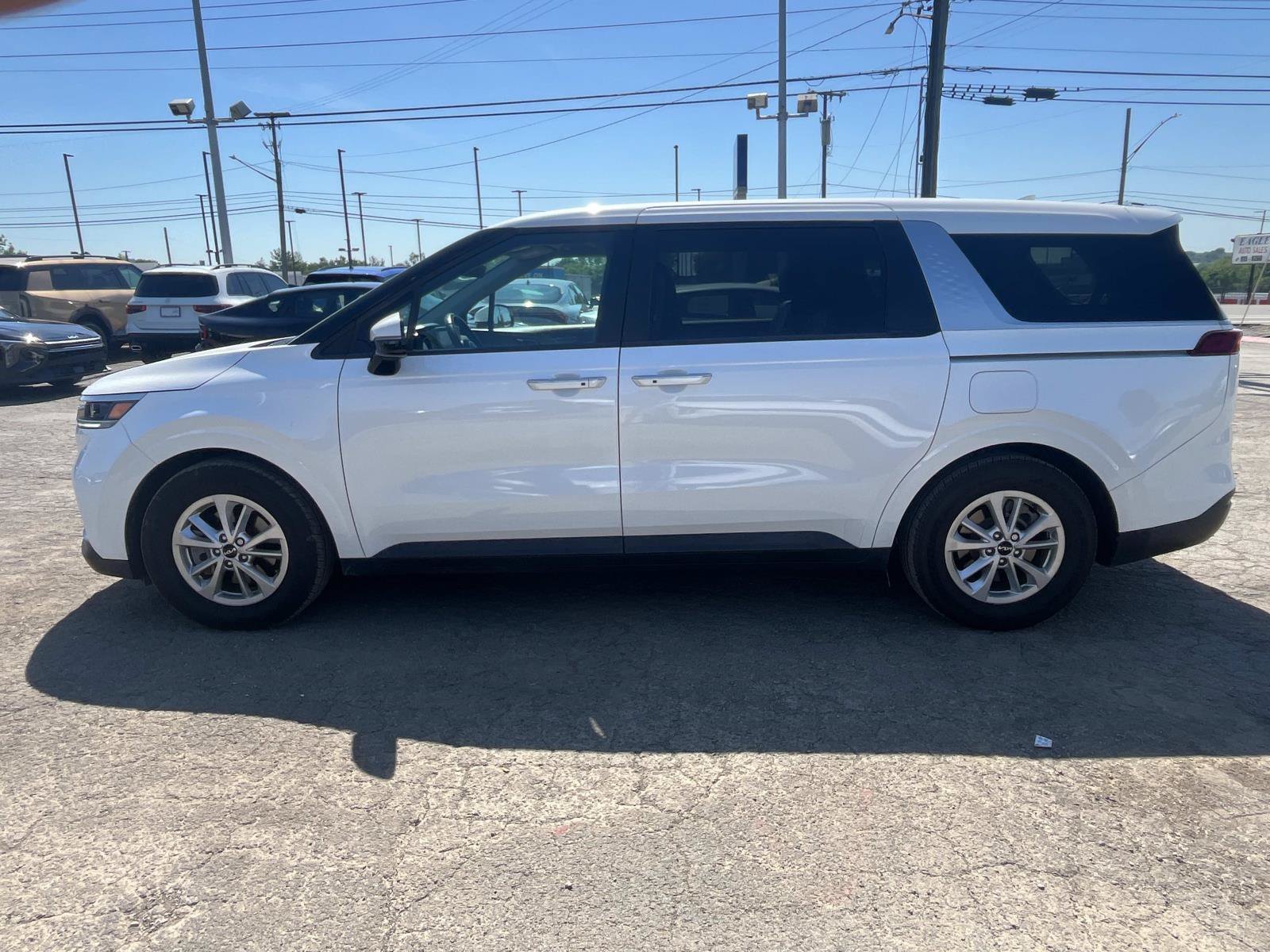 Used 2023 Snow White Pearl Kia LX image 4