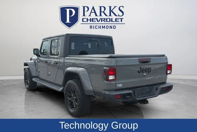 Used 2022 Gray Jeep Altitude image 6