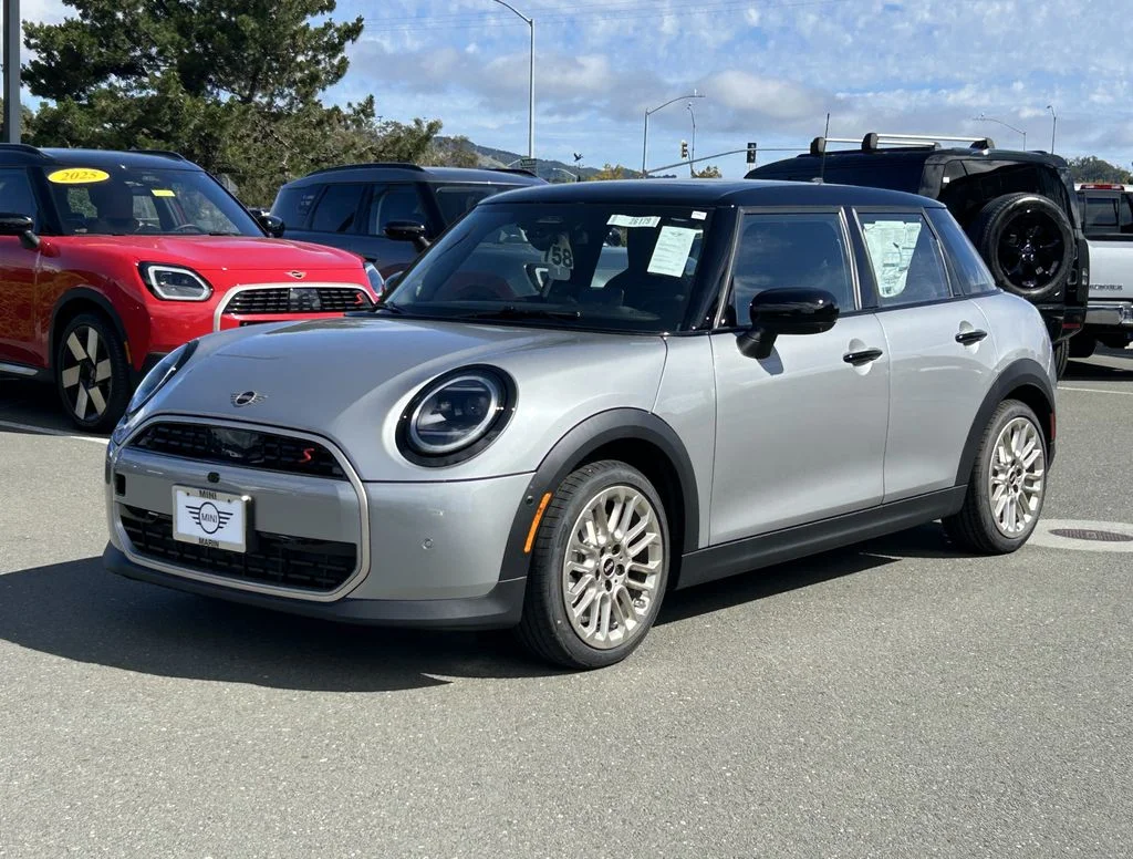 2026 MINI Hardtop Cooper S's photo