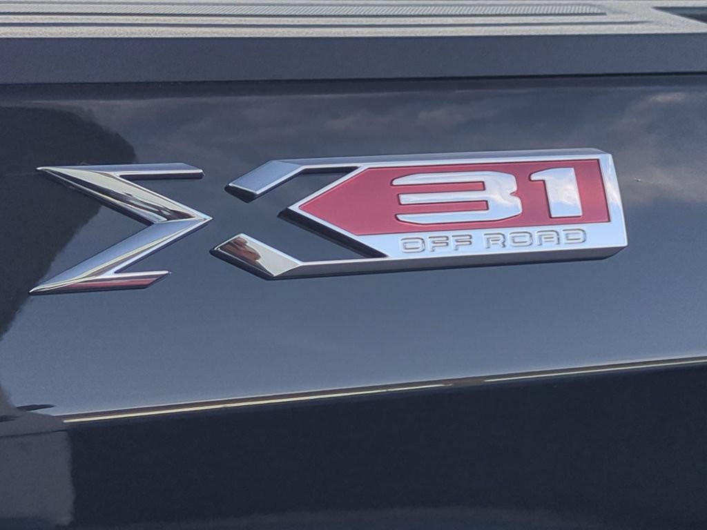 2026 GMC Sierra 1500 SLT - Photo 10
