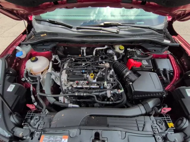 Used 2021 Red Ford SE image 31