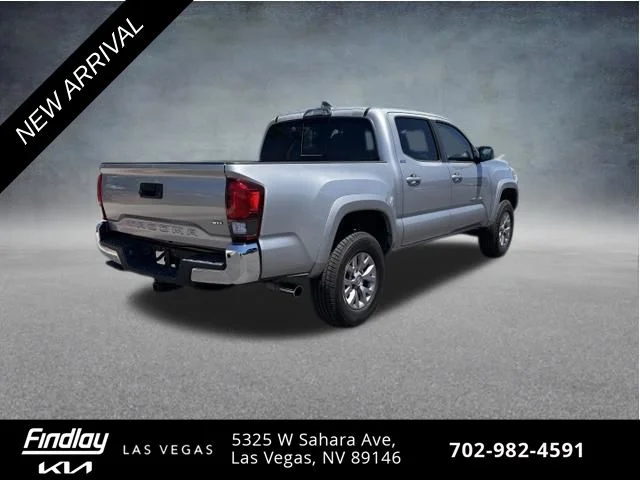 Used 2018 Silver Toyota SR5 image 5
