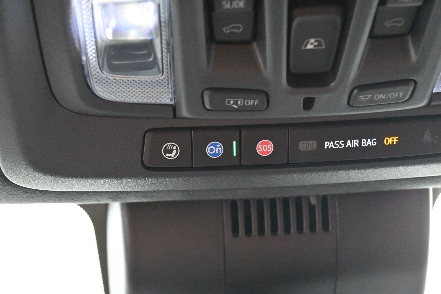 Used 2025 Summit White GMC Denali Ultimate image 30