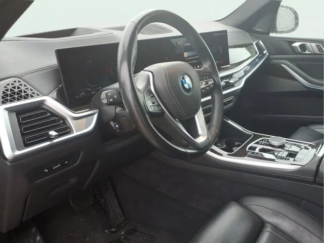 Used 2025  BMW xDrive50e image 6