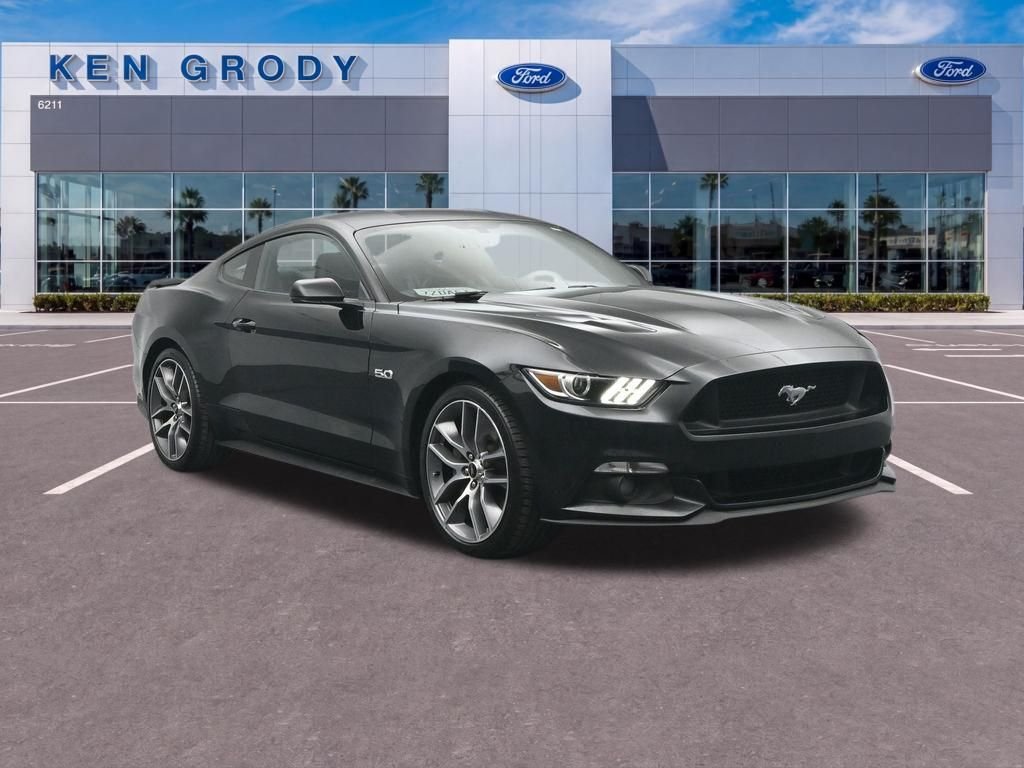 2017 Ford Mustang GT Coupe Premium's photo