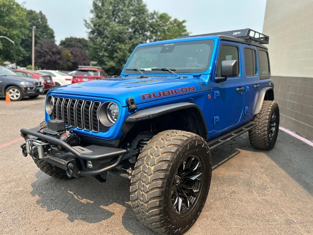 Used 2025 Hydro Blue Pearl Coat Jeep Rubicon image 9