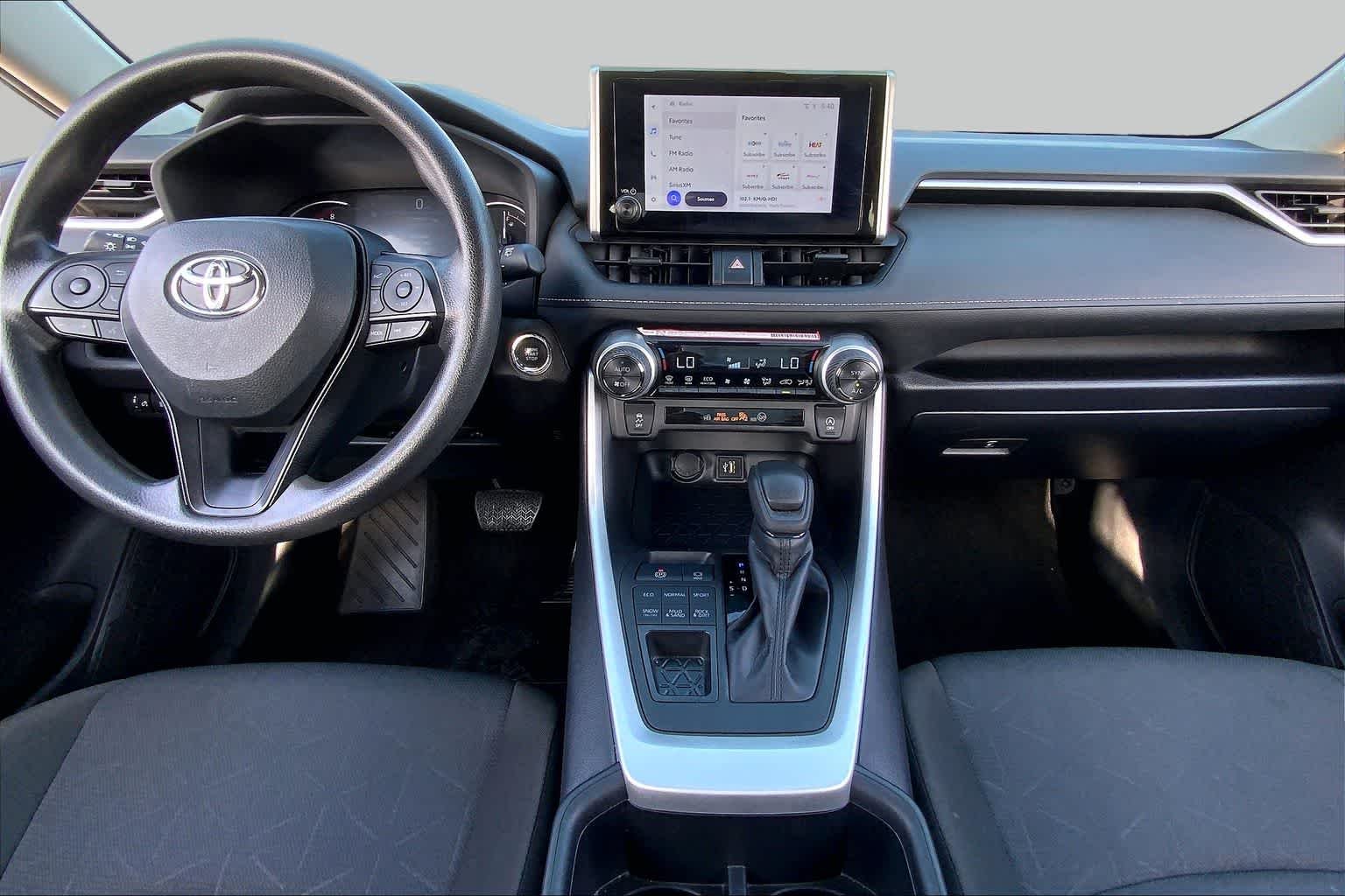 Used 2025 Silver Sky Metallic Toyota XLE image 15