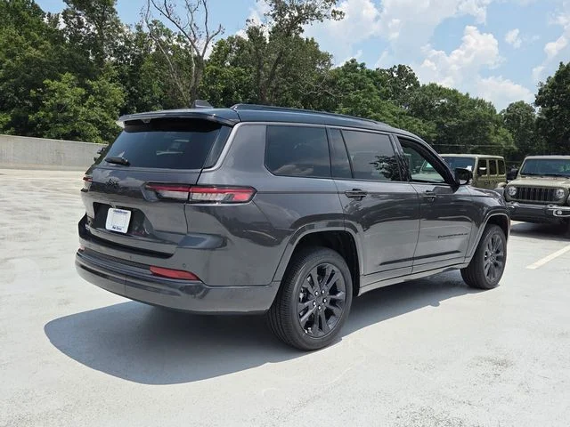 New 2026 Baltic Gray Metallic Clear-Coat Exterior Paint Jeep Limited Reserve image 9