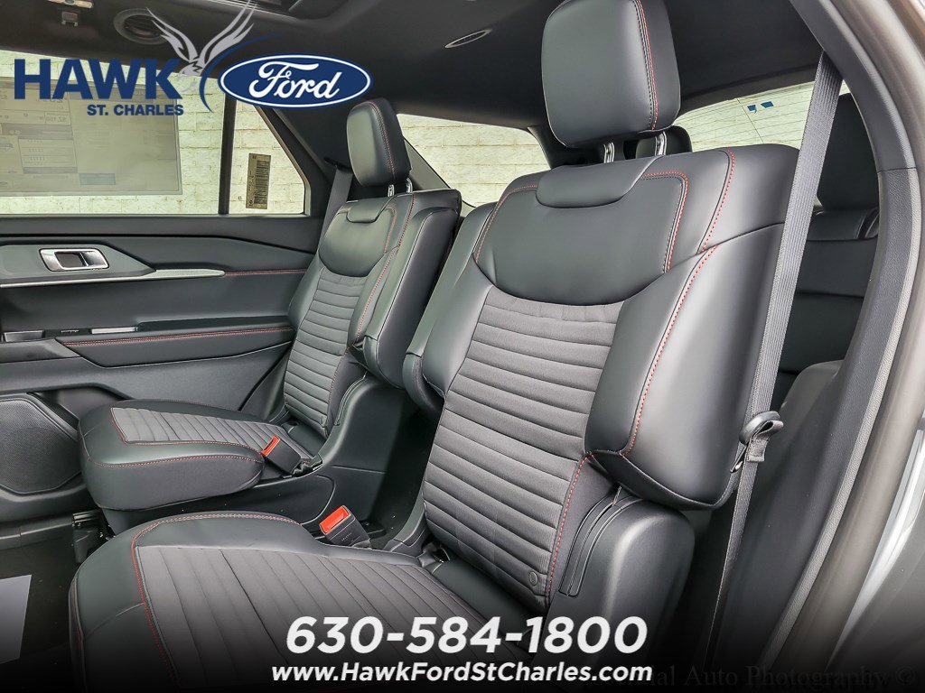 New 2026 Carbonized Gray Metallic Ford ST-Line image 10