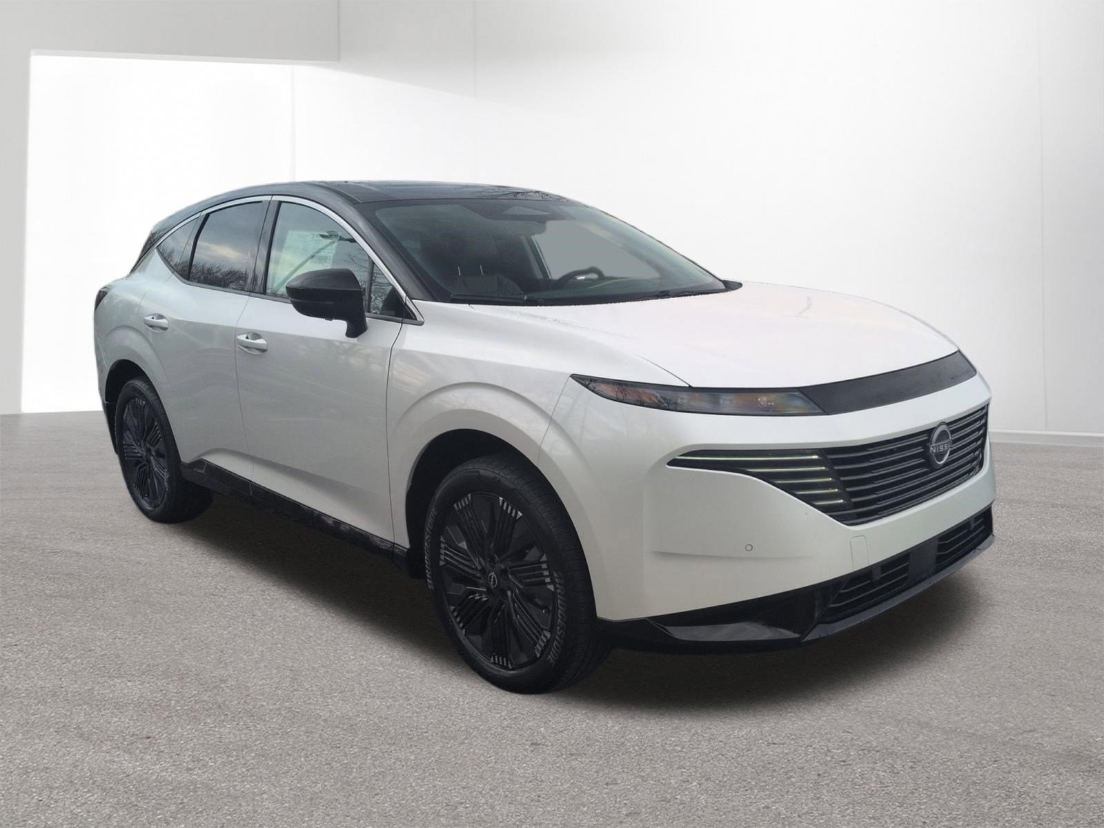 New 2026 Everest White Pearl TriCoat / Super Black Two-tone Nissan Platinum image 3