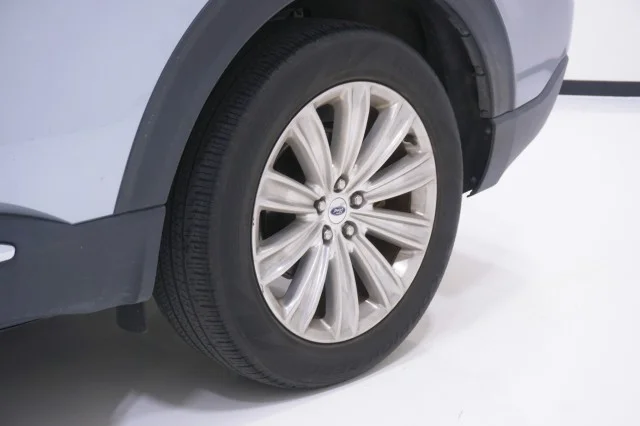 Used 2022 SILVER Ford Limited image 12