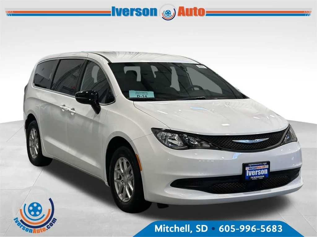 2026 Chrysler Voyager LX's photo