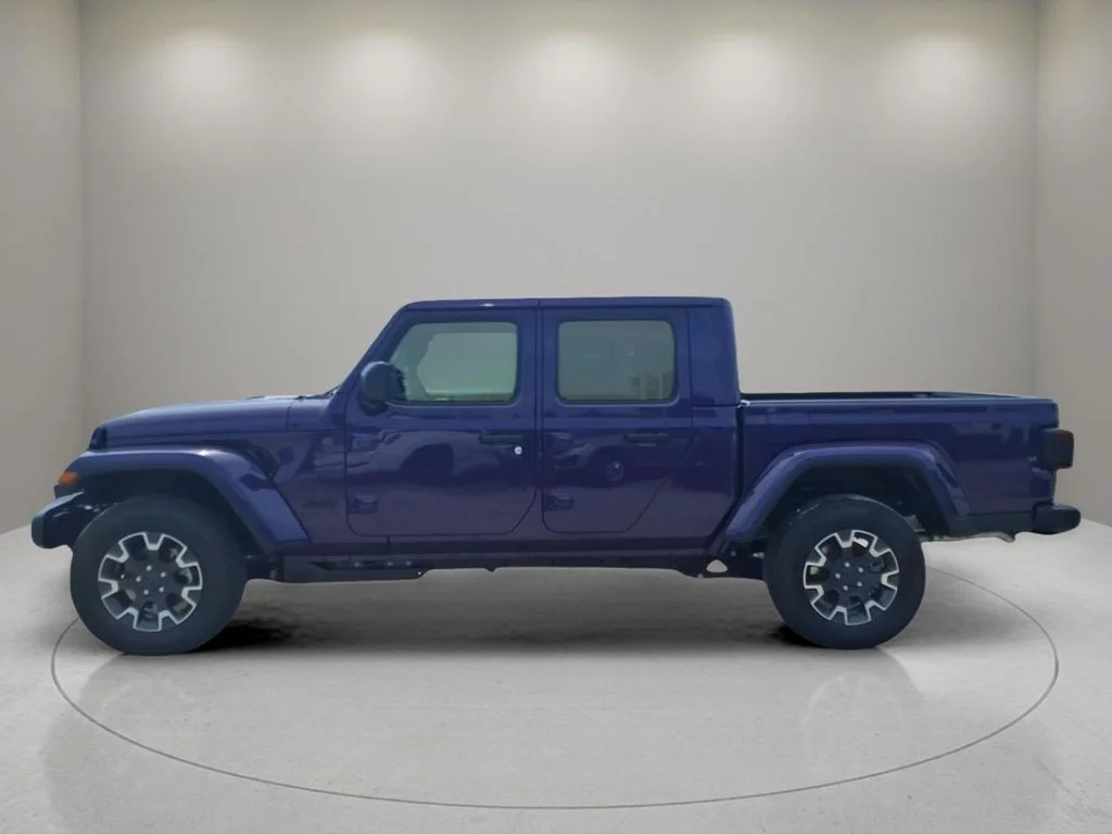 New 2026 Reign Exterior Paint Jeep Sahara image 3