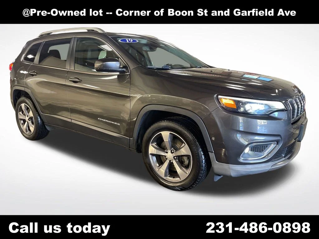 Used 2019 Gray Jeep Limited image 7