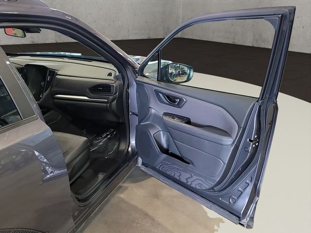 Used 2025 Gray Metallic Subaru Premium image 17