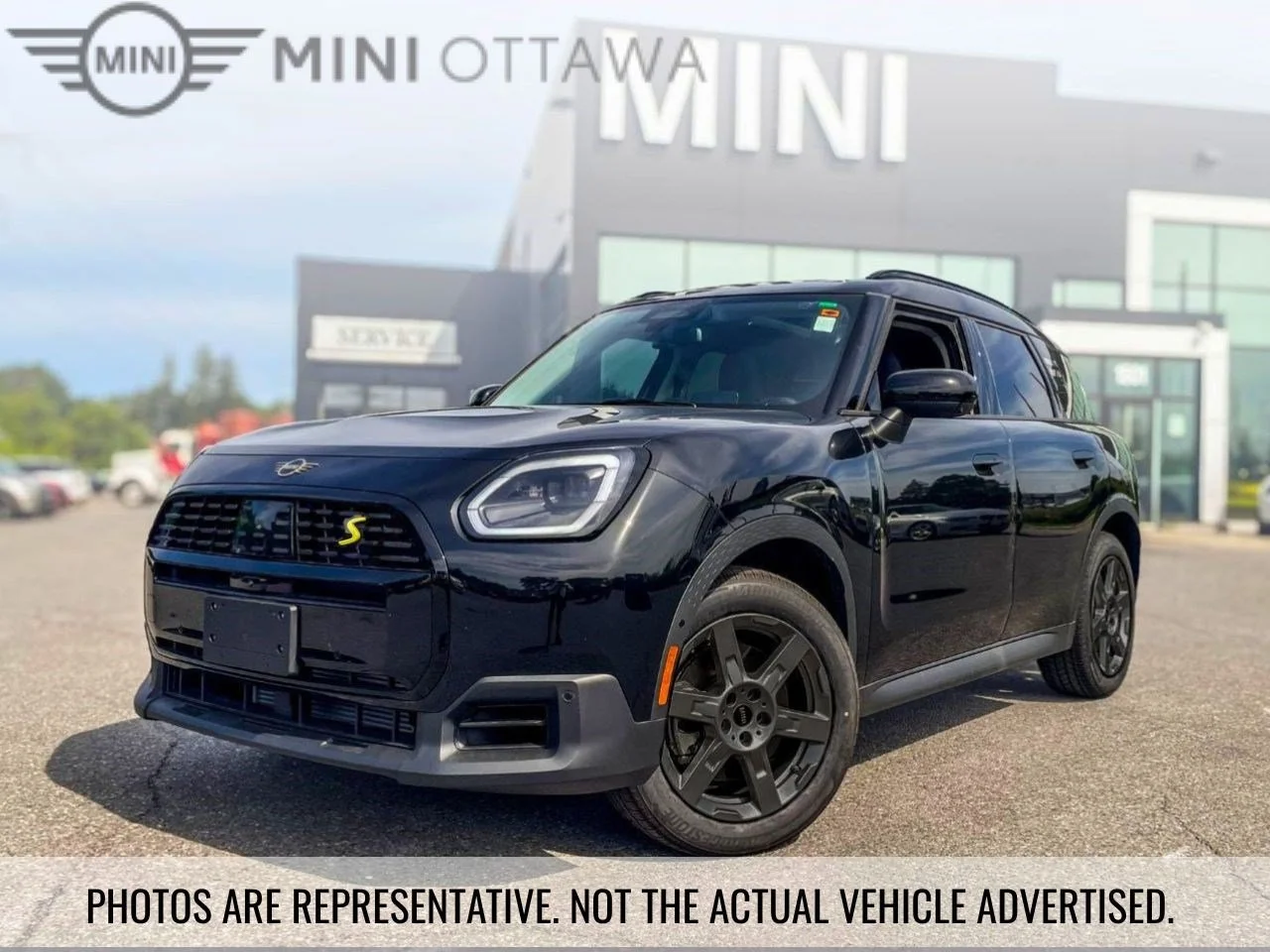 New 2027 Midnight Black II Metallic MINI SE image 17