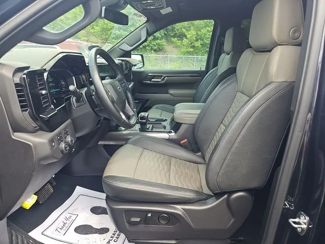 Used 2024 Gray Chevrolet ZR2 image 20