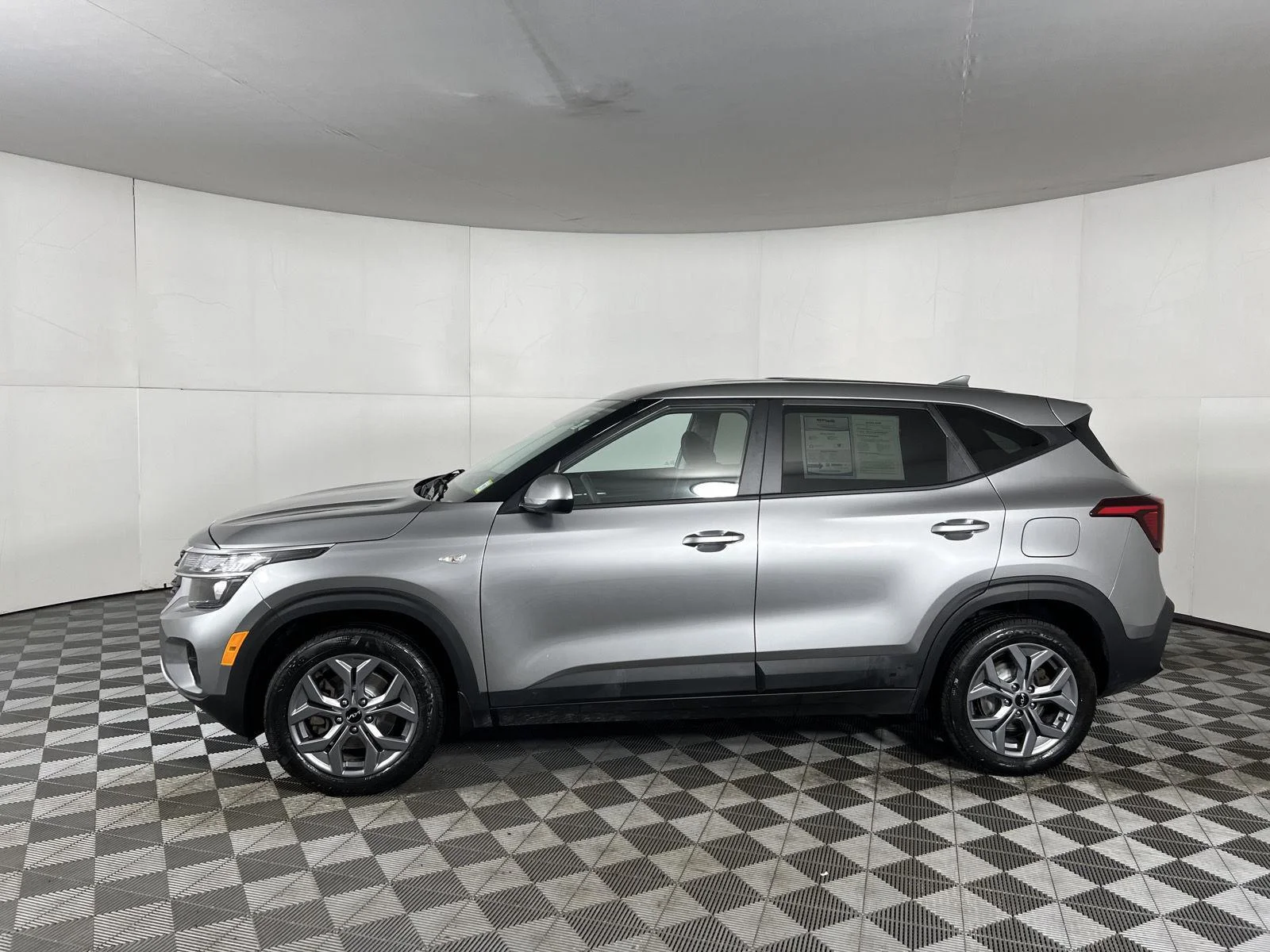 Used 2024 Steel Gray Kia LX image 12