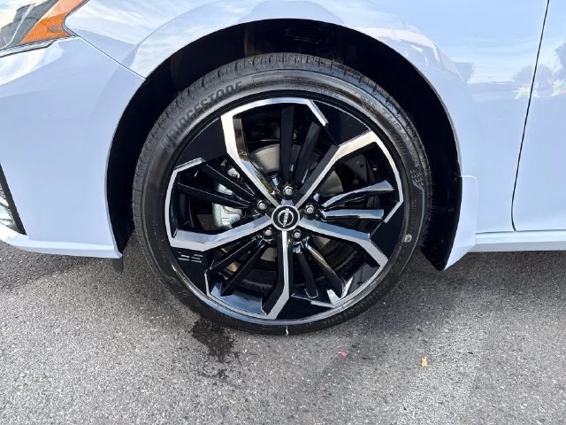 New 2026 Gray Sky Pearl Nissan SR image 26