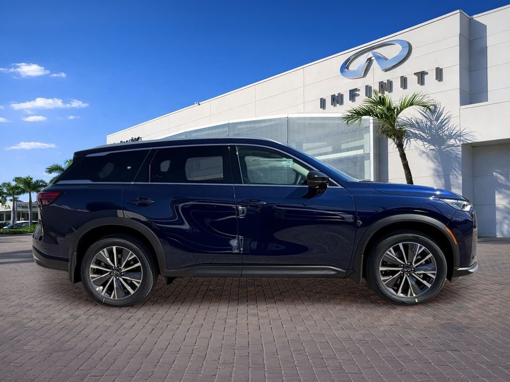 New 2027 GRAND BLUE INFINITI Luxe FWD image 8