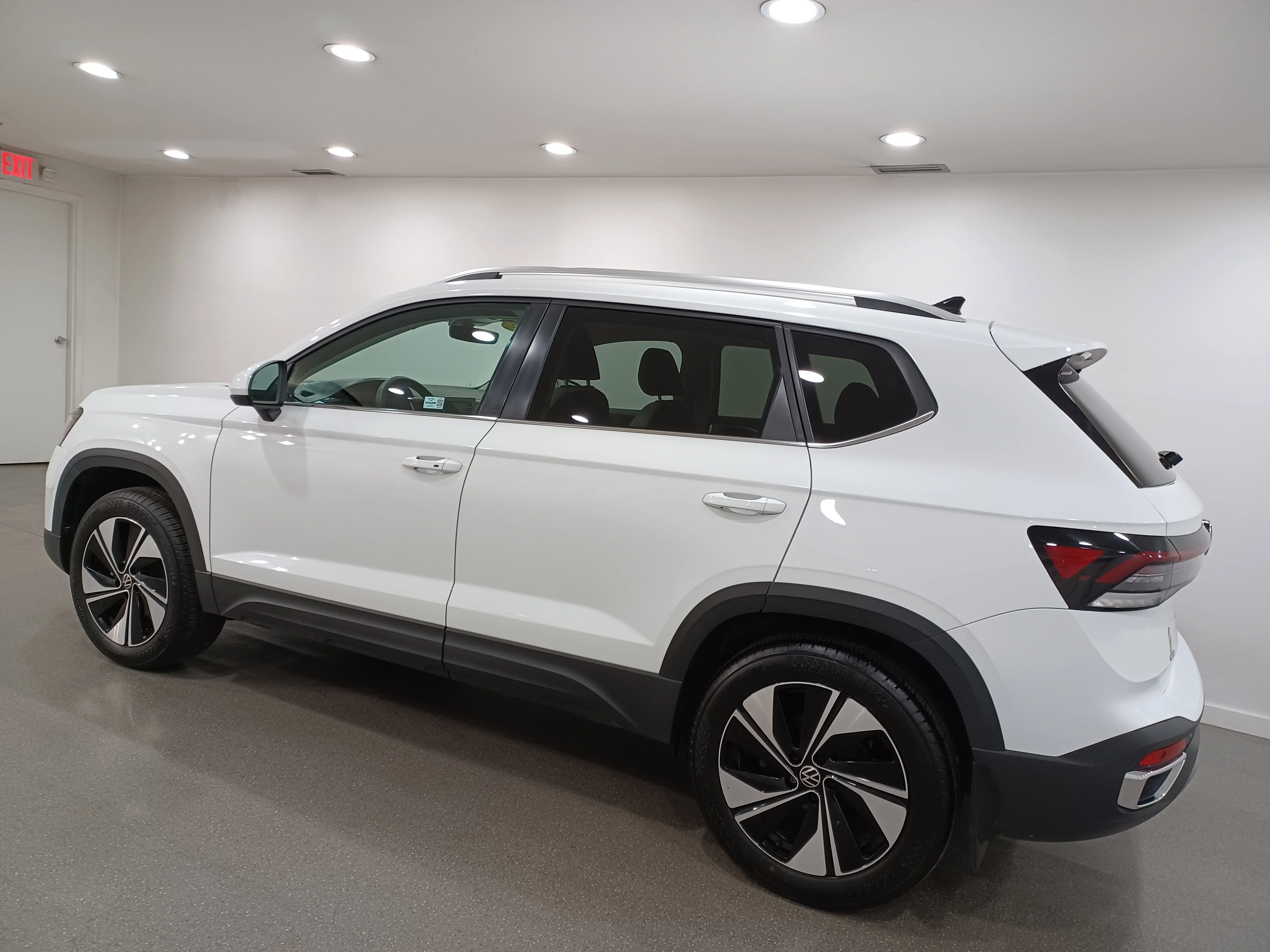 Certified Used 2025 Pure White Volkswagen Comfortline 4Motion*Adaptive Cruise | Remote Start | Htd Seats | Htd Wheel | Blind Spot Detection image 7