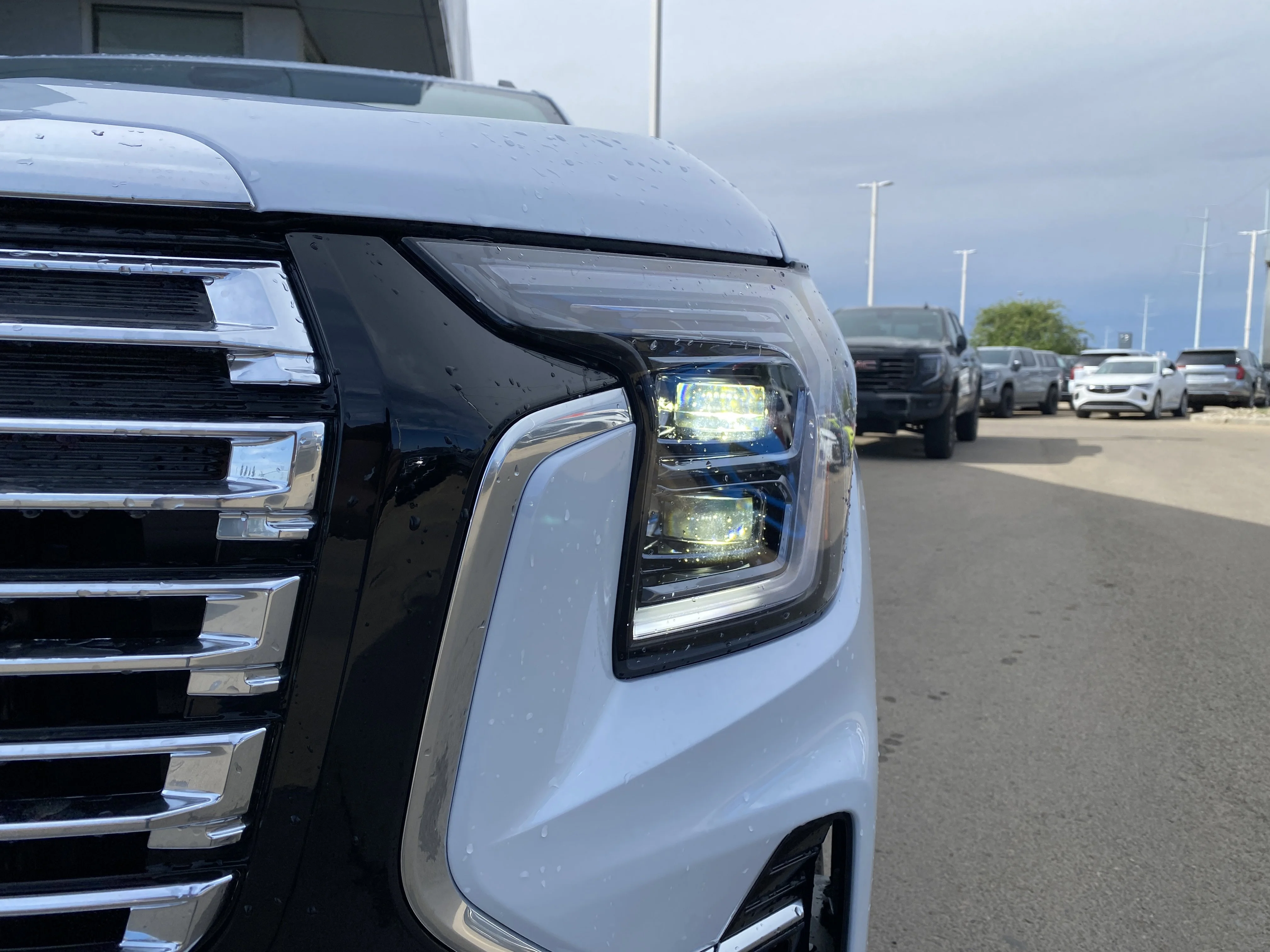 New 2026 Summit White GMC AWD Denali image 10