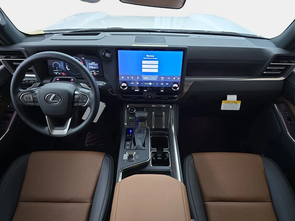 New 2026 Eminent White Pearl Lexus PREMIUM PLUS image 10