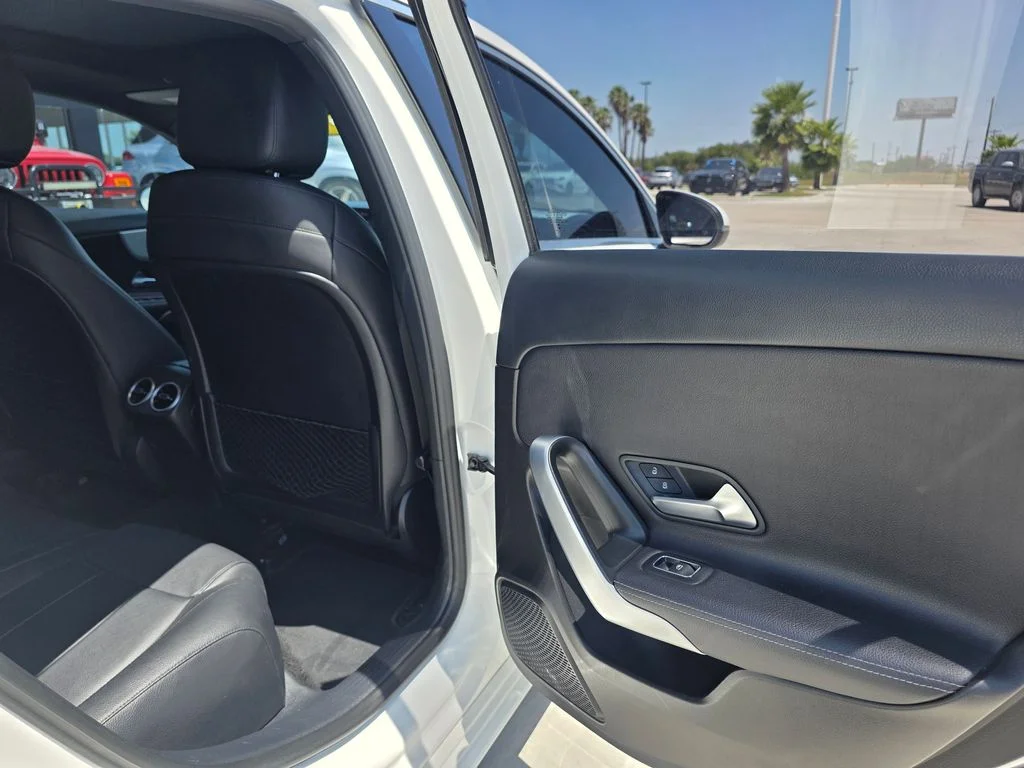Used 2019 White Mercedes-Benz A 220 image 14