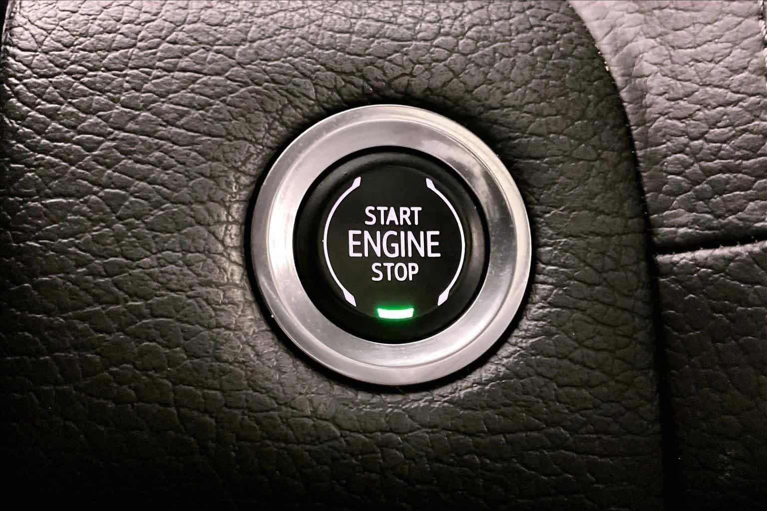 Used 2023 Onyx Black GMC Denali image 33