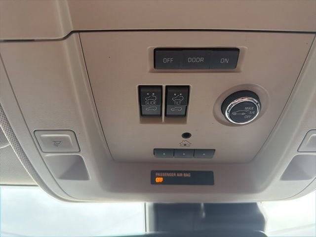 Used 2019 White Chevrolet Premier image 26