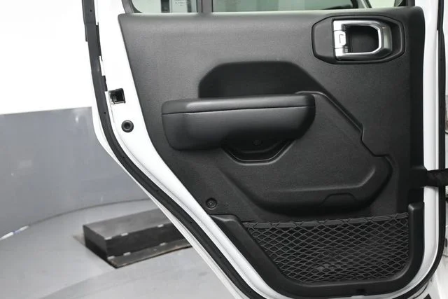 Certified Used 2019 White Jeep Unlimited Rubicon image 24