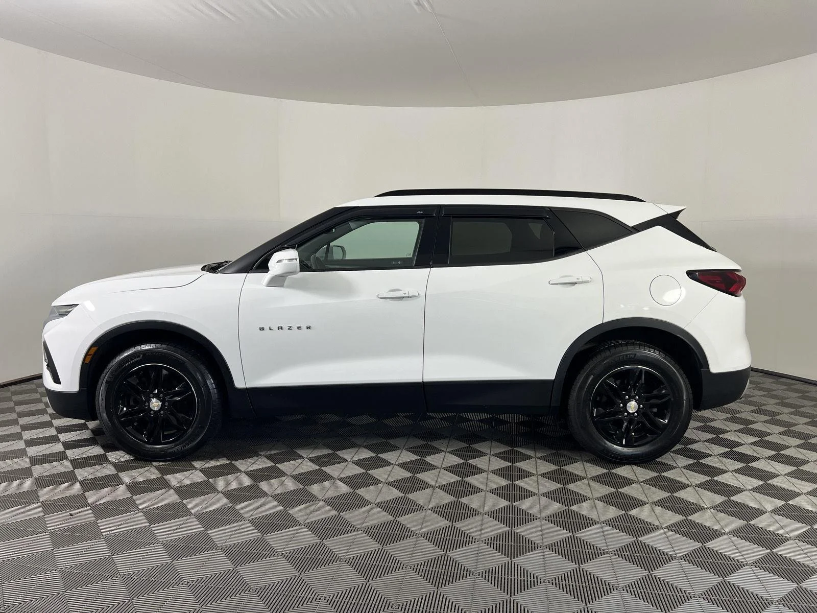 Used 2020 Summit White Chevrolet LT image 28
