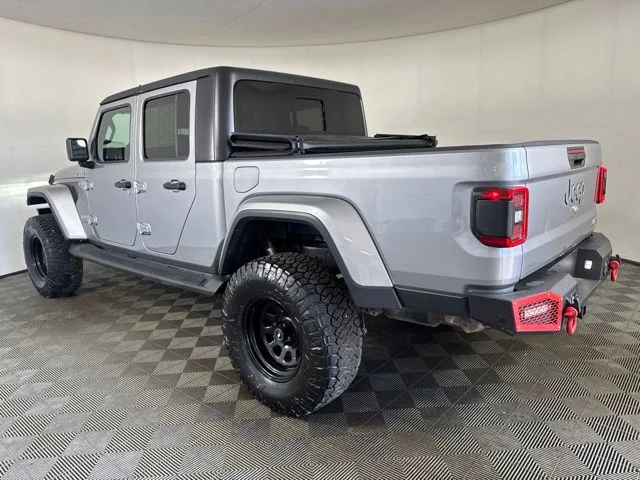 Used 2020 Silver Jeep Overland image 6