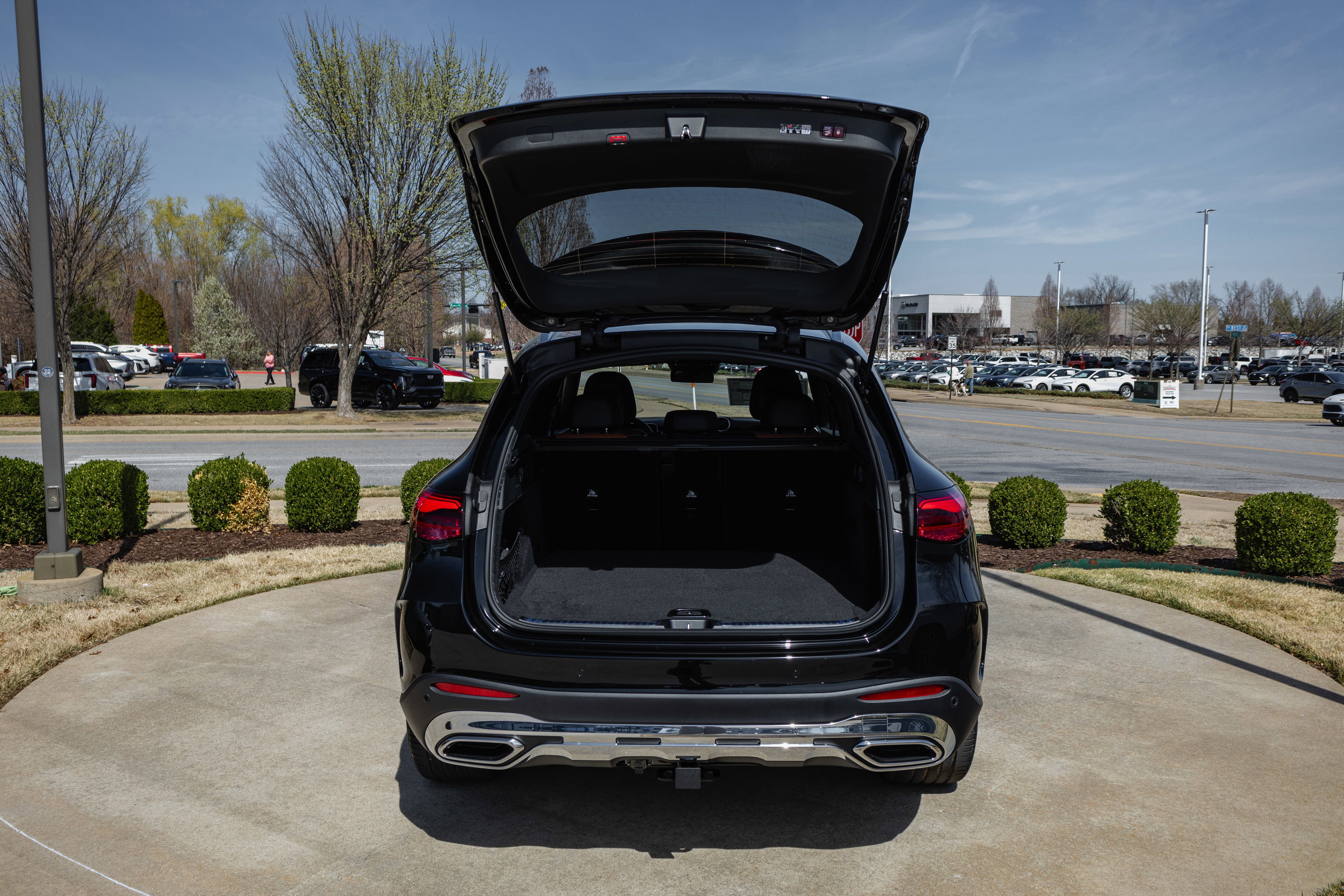 New 2026 Black Mercedes-Benz GLC 300 image 26