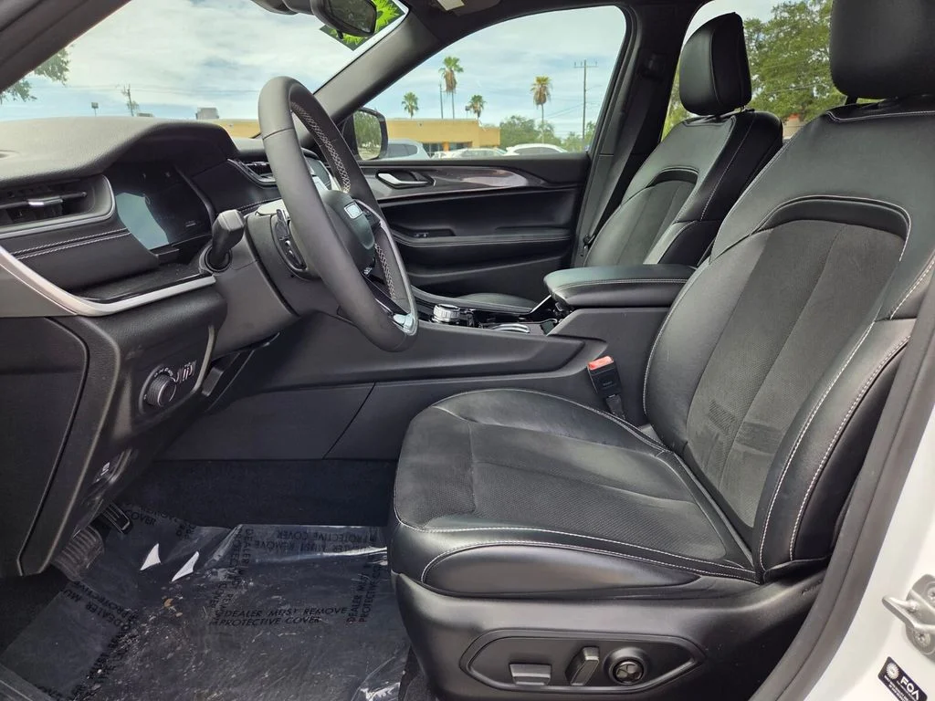 Used 2023 White Jeep Altitude X image 13