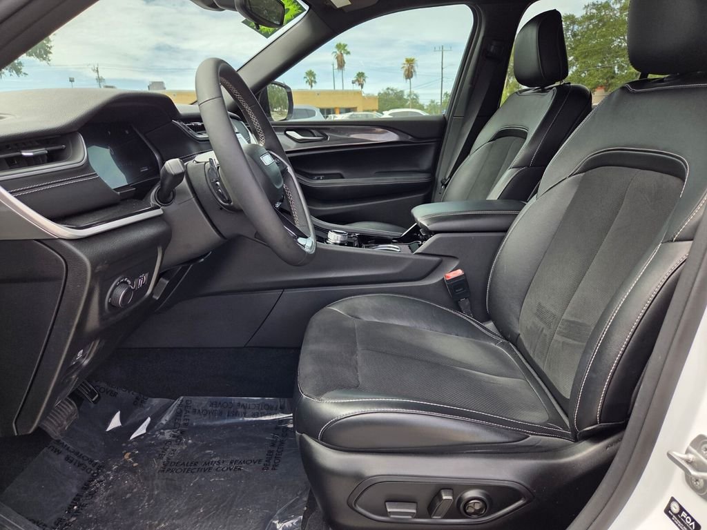Used 2023 White Jeep Altitude X image 13