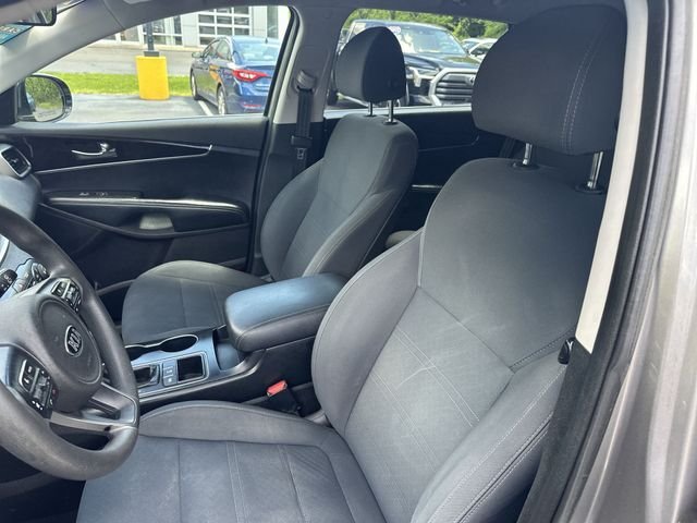 Used 2018 Silver Kia LX image 16