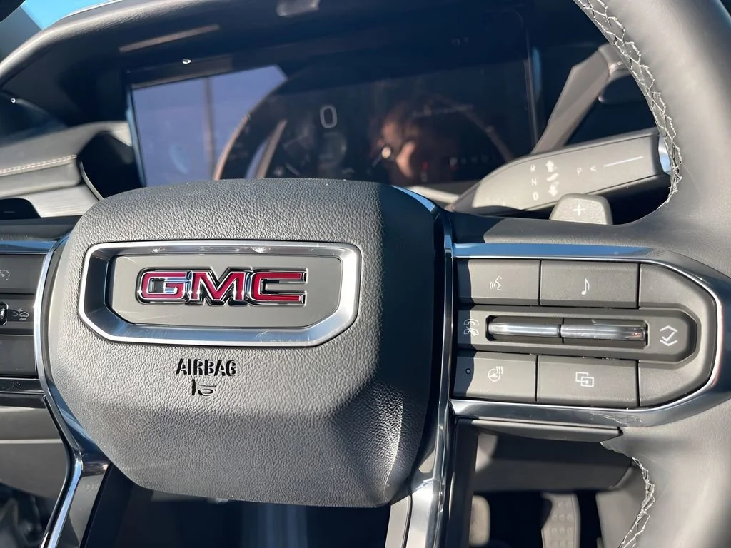 New 2026 Sterling Metallic GMC Elevation image 20