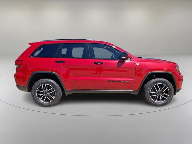 Used 2020 Red Jeep Trailhawk image 12